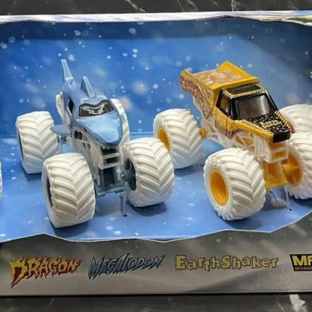 MONSTER JAM 1/64 SNOW DRIFTERS SPECIAL EDITION SET MAX D MEG EARTHSHAKER DRAGON
